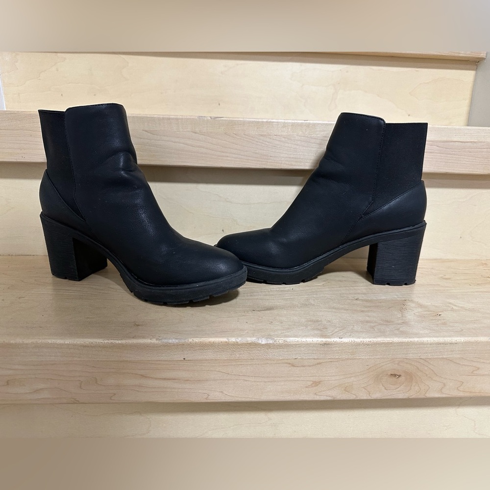 Matt and Natt Montroyal heels